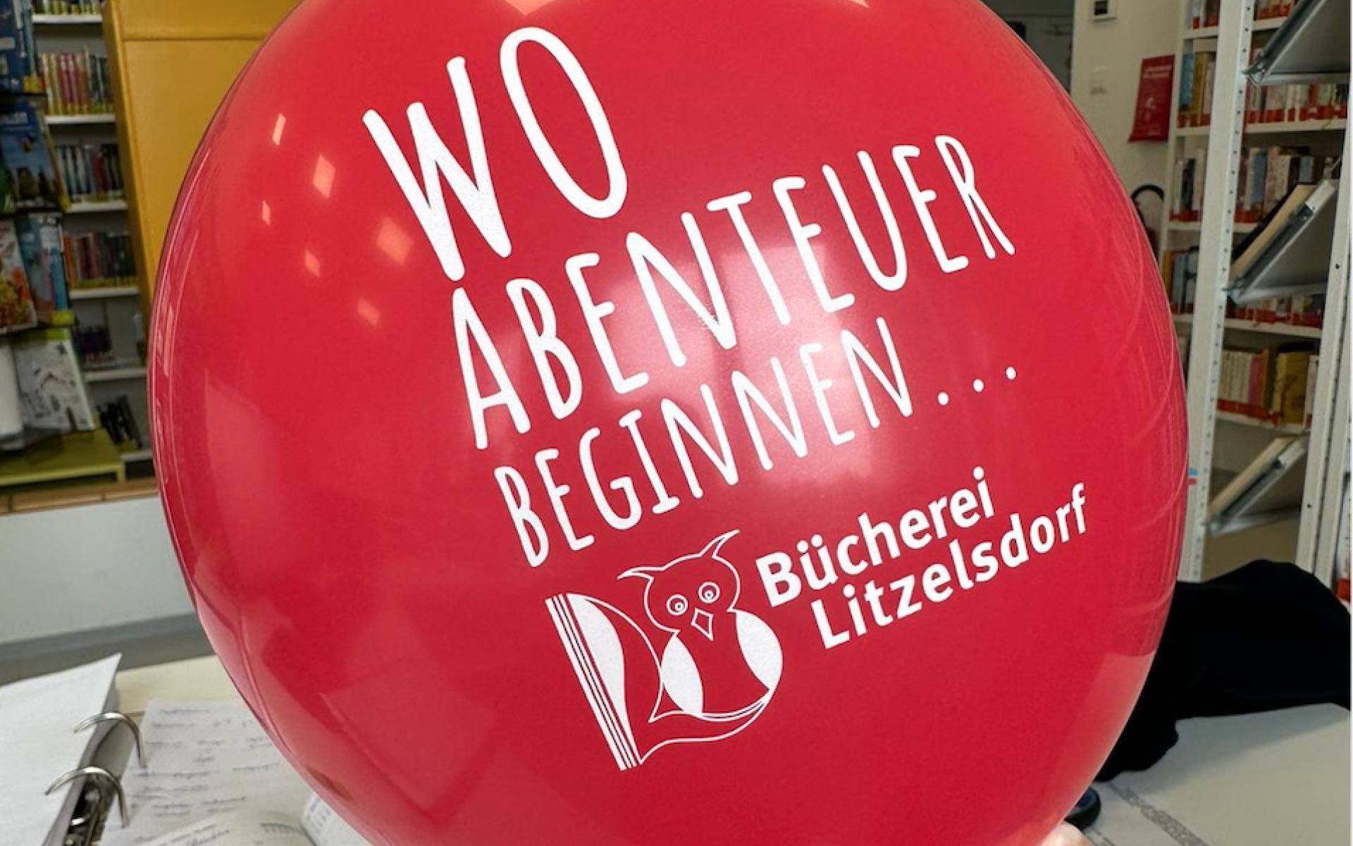 Bücherei Luftballon