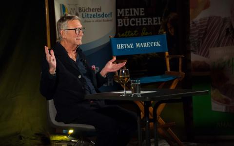 Vorhang auf Österreich liest